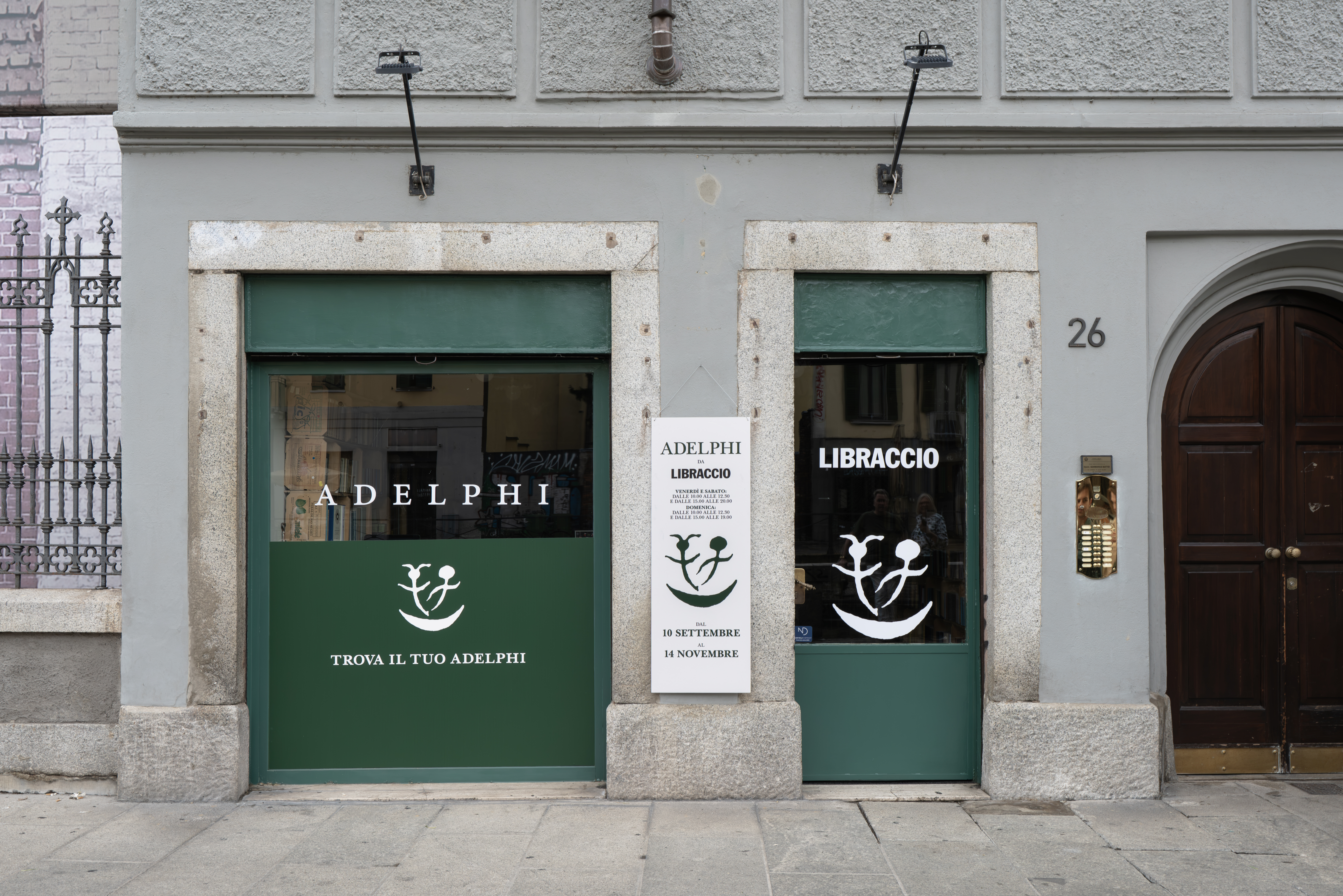 Negozietto Adelphi - Alzaia Naviglio Grande, 26
